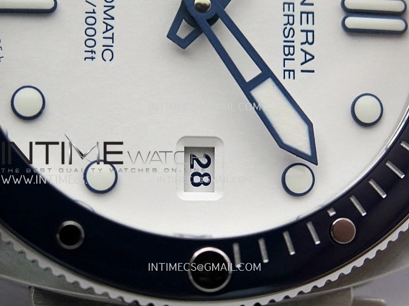 PAM1696 44mm Submersible VSF 1:1 Best Edition White Dial On Blue Rubber Strap P.900 Super Clone